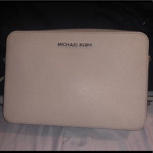 Michael kors bag uses a couple of times